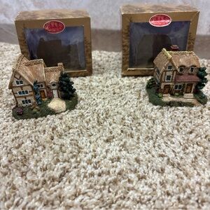 Lot of 2 Enchanted Forest Charming Miniature House Figurines